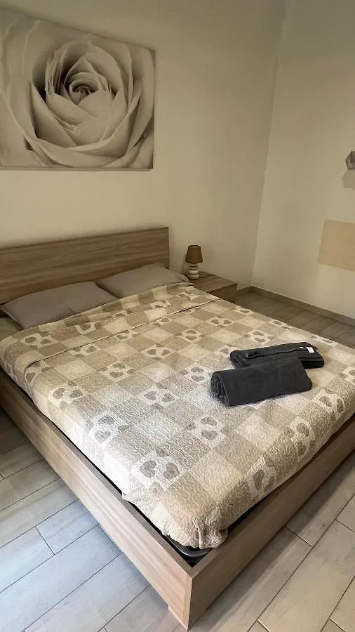 Modern Two Bedroom Apartment In Stadio Verona