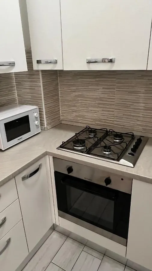 Modern Two Bedroom Apartment In Stadio Verona Italia