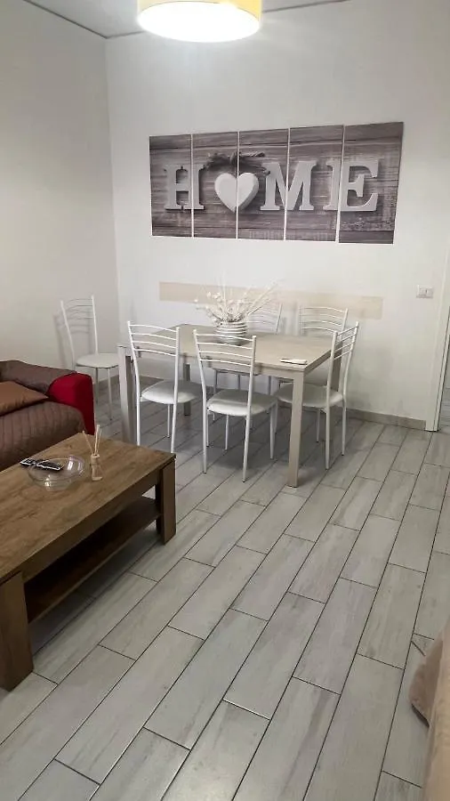 Modern Two Bedroom Apartment In Stadio Verona