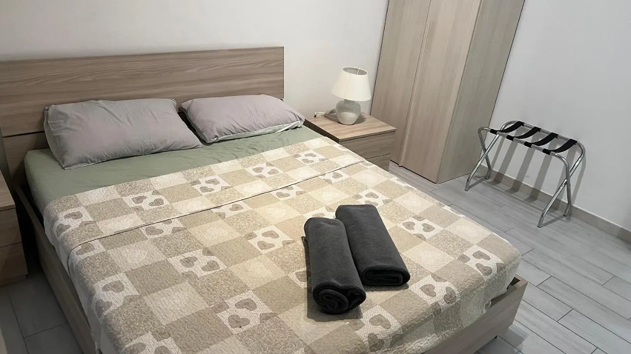 Modern Two Bedroom Apartment In Stadio Verona