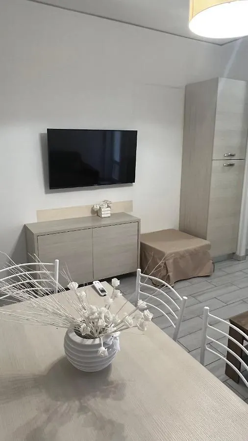 Modern Two Bedroom Apartment In Stadio Verona
